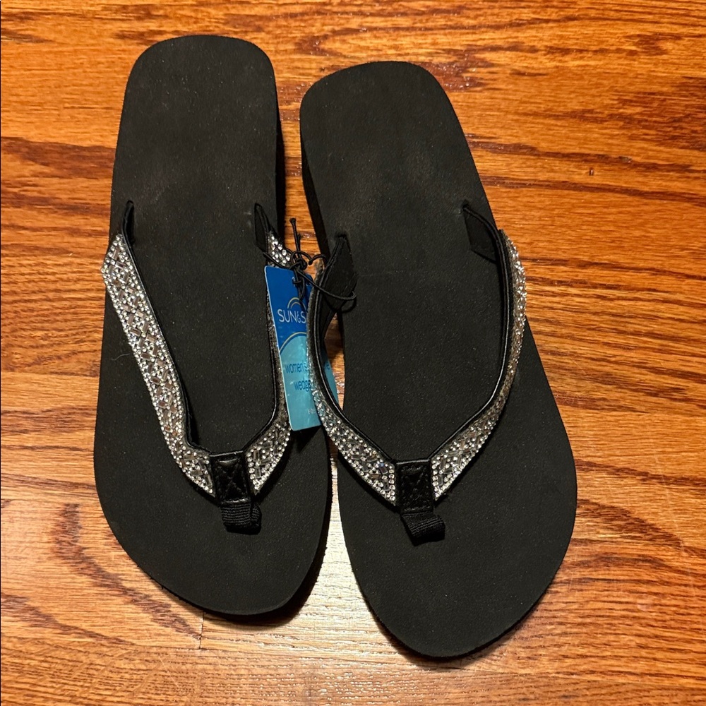 Elegant Black Sandals with Rhinestone Detailing